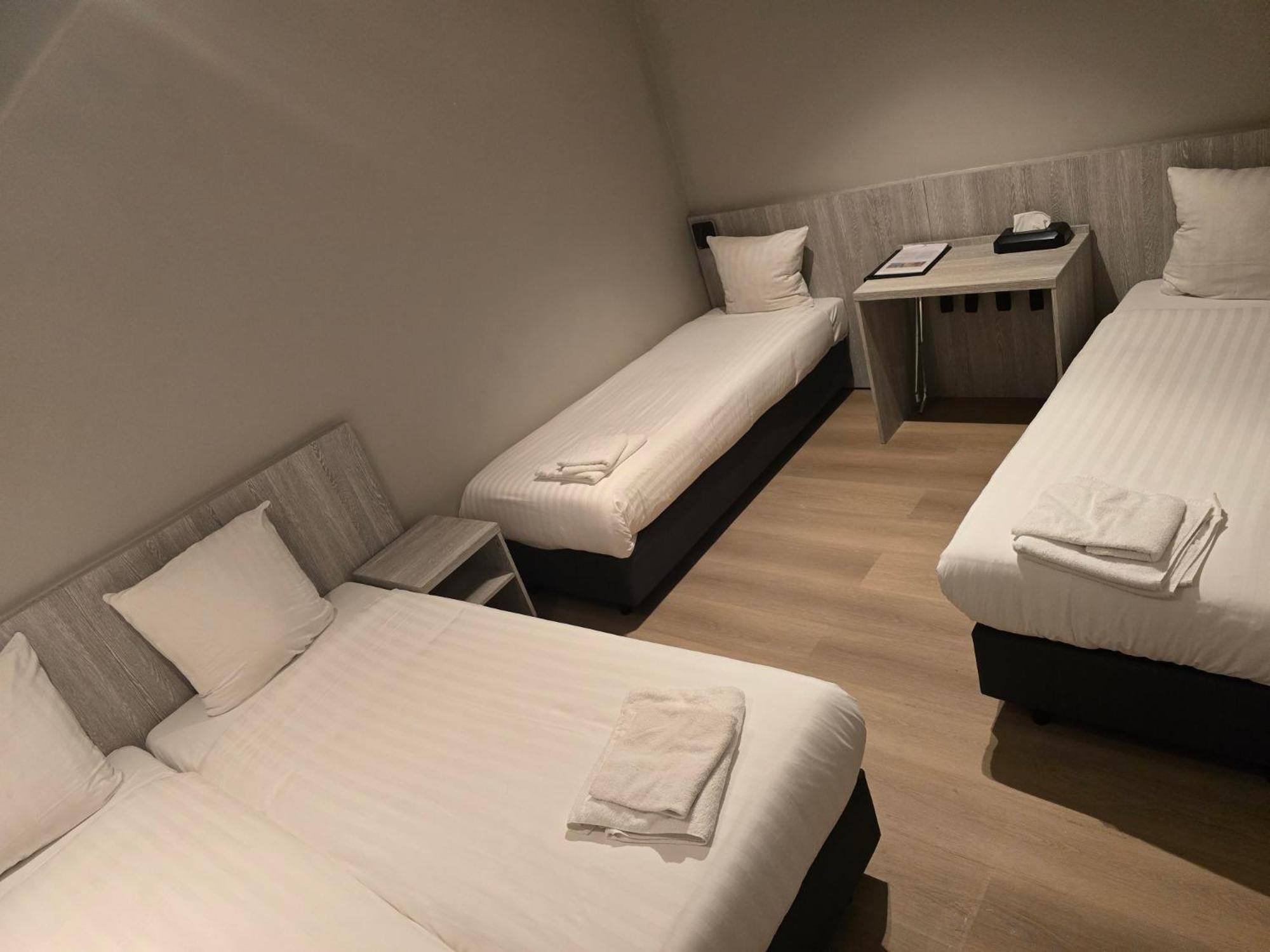 Crown Hotel Амстердам Екстериор снимка