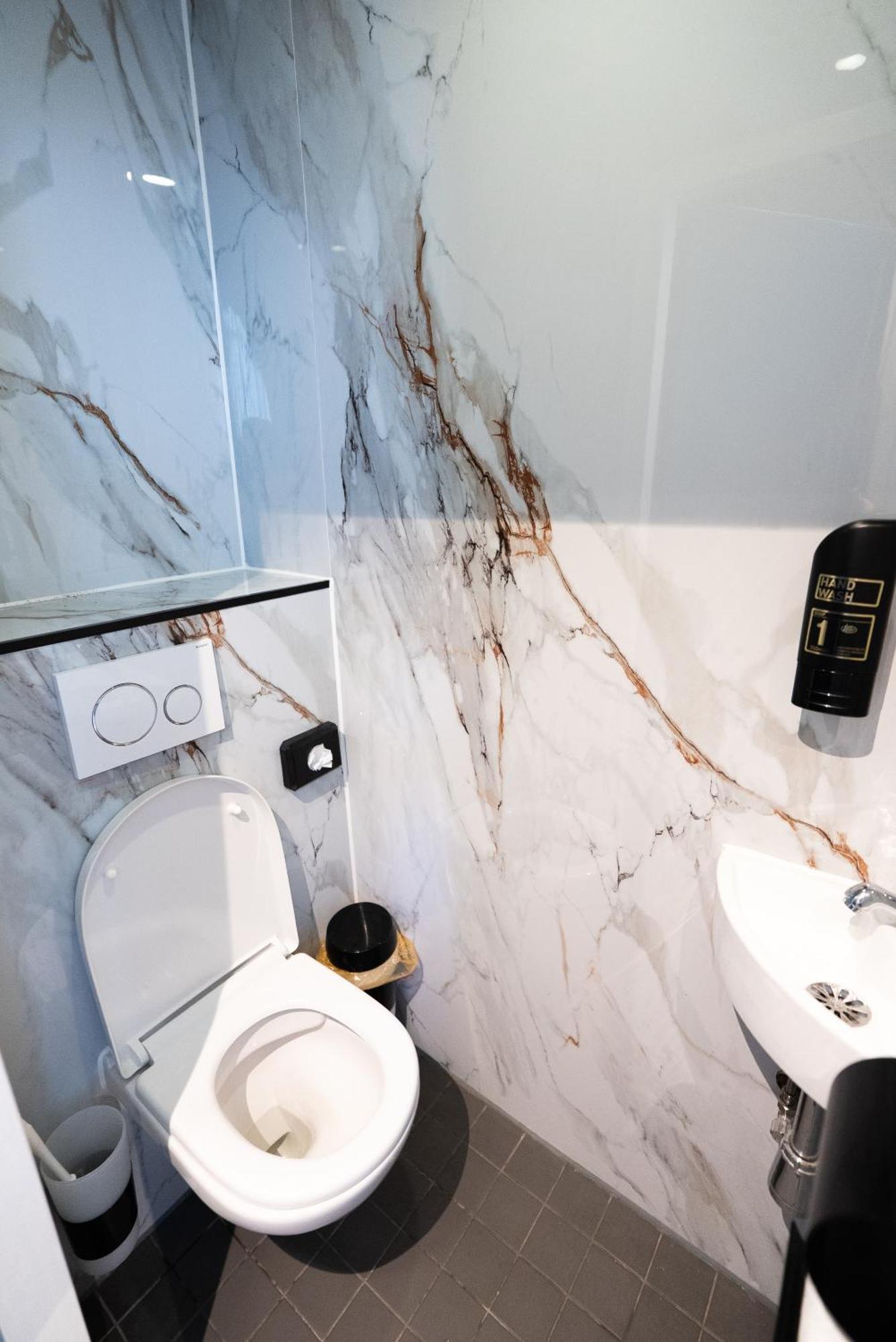 Crown Hotel Амстердам Екстериор снимка